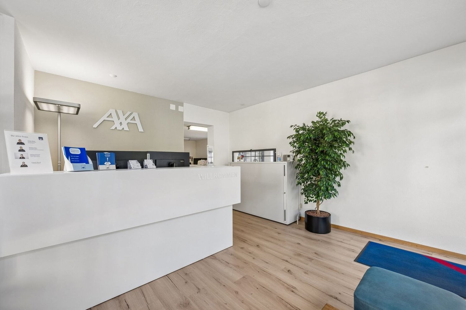 294m² living / commercial building