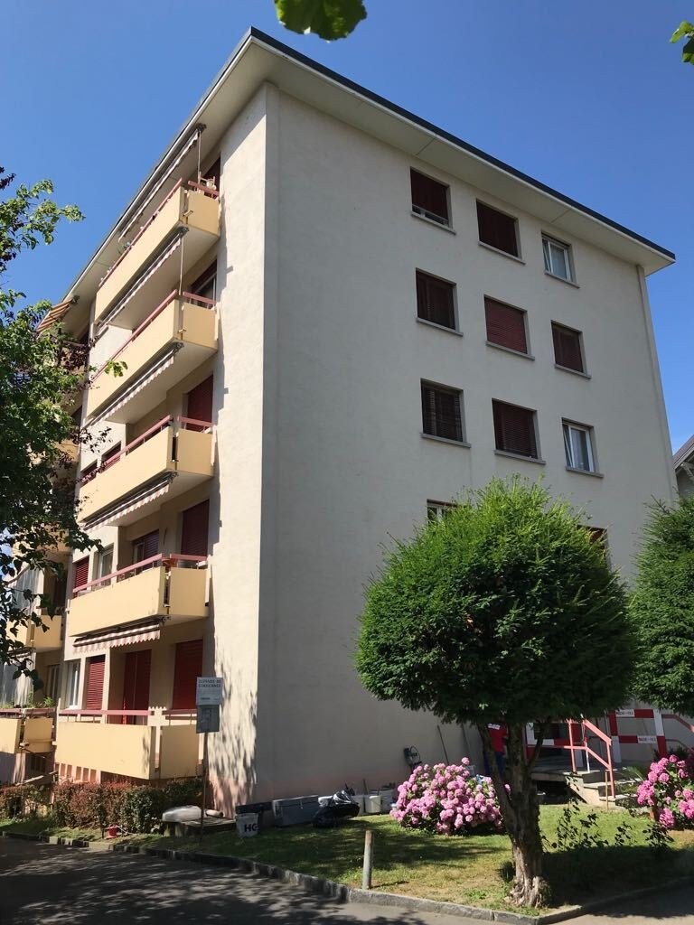 Abgedeckter Veloparkplatz, Foto 2 von 2
