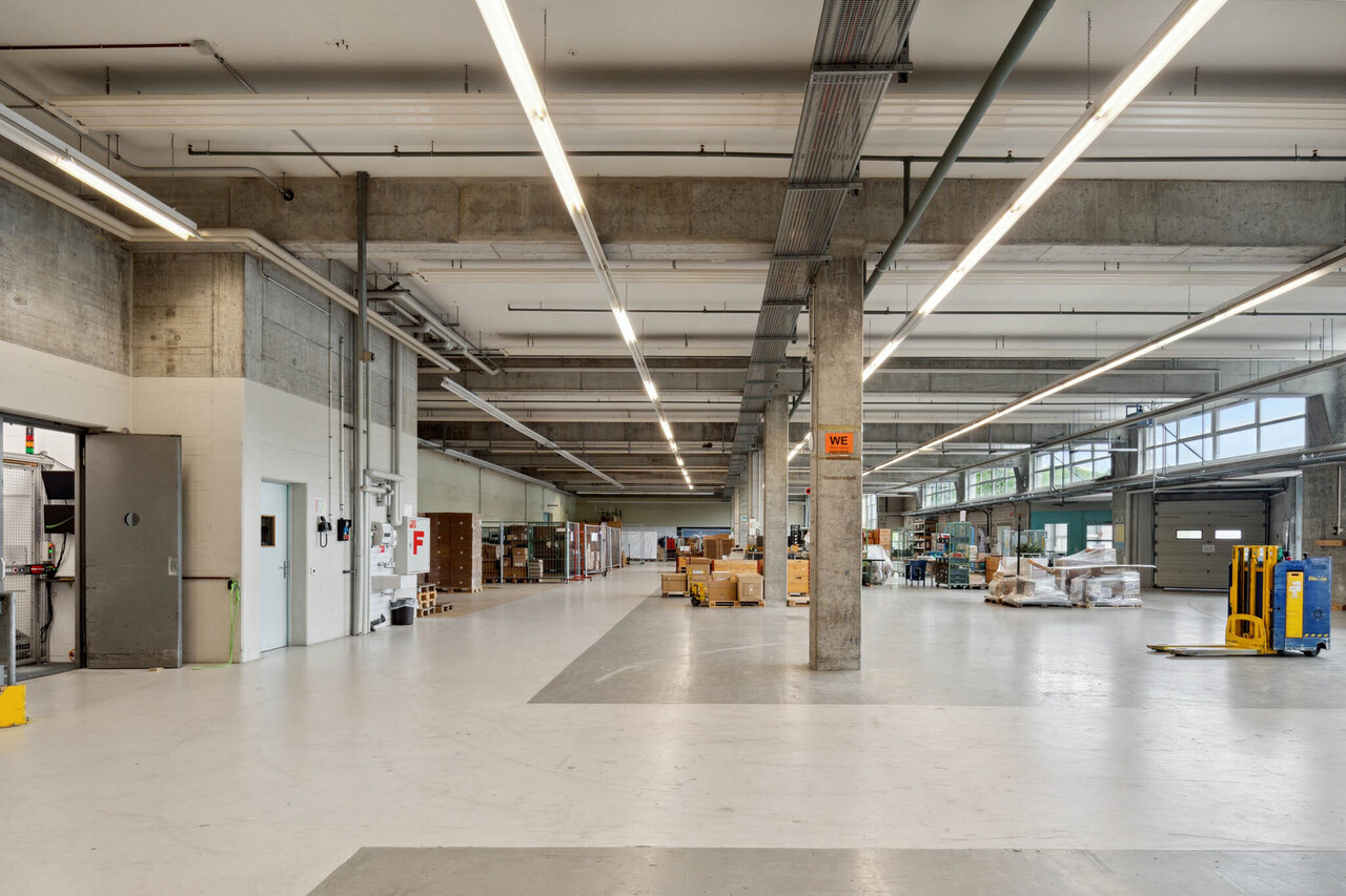870m² commercial