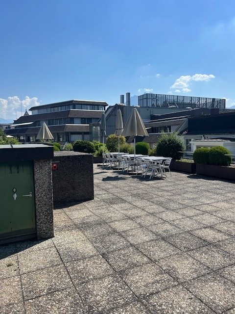 84m² commercial