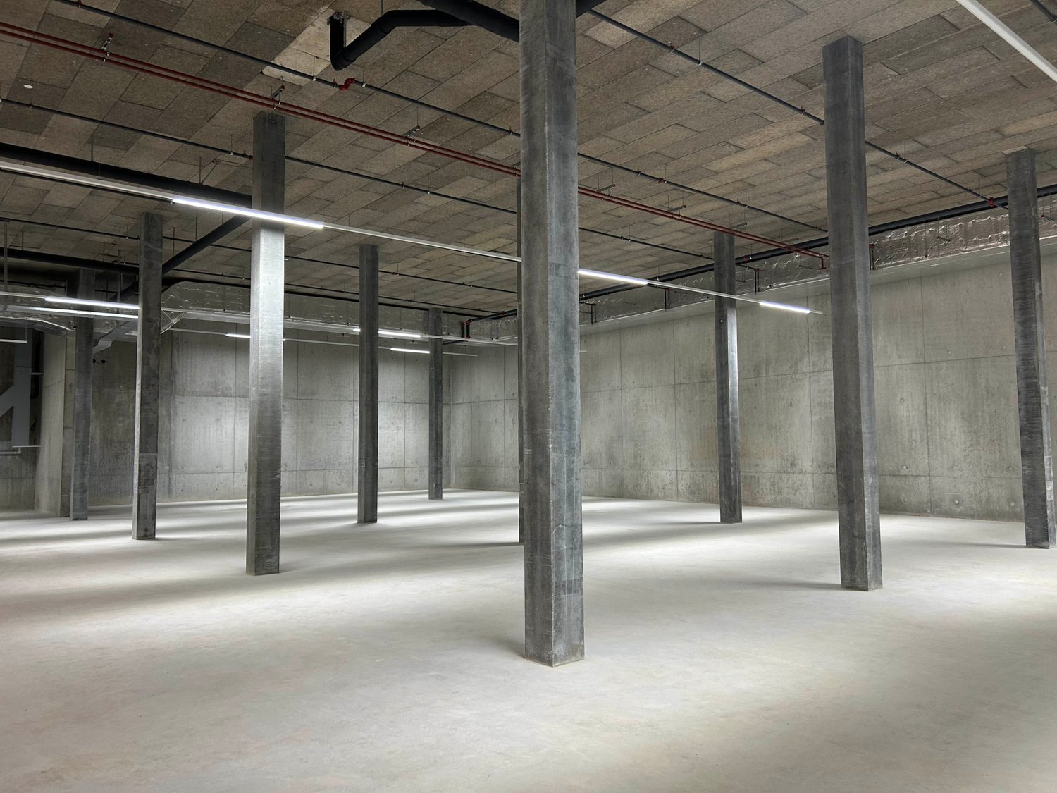 306m² industrial object, photo 2 sur 6
