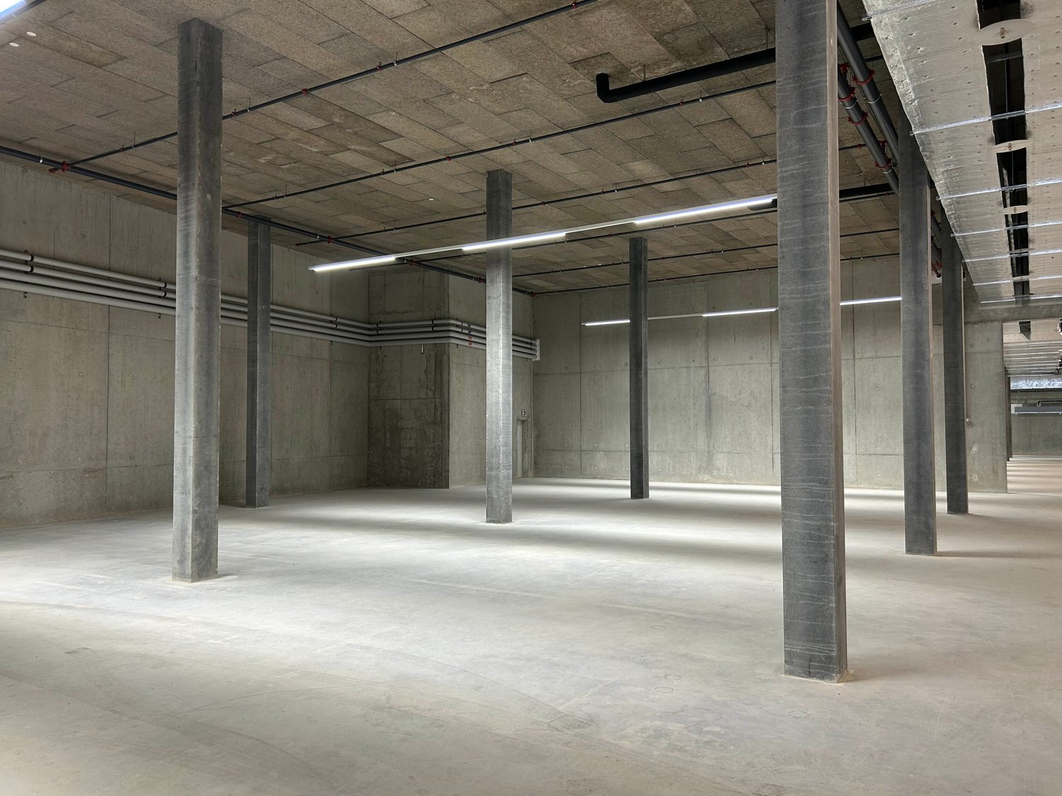 306m² industrial object, photo 3 sur 6