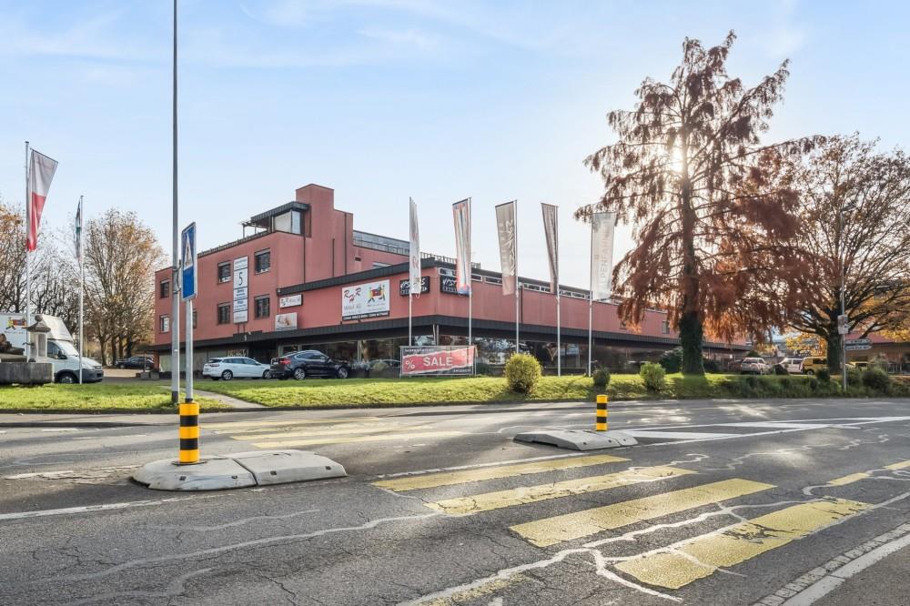 1000m² shop