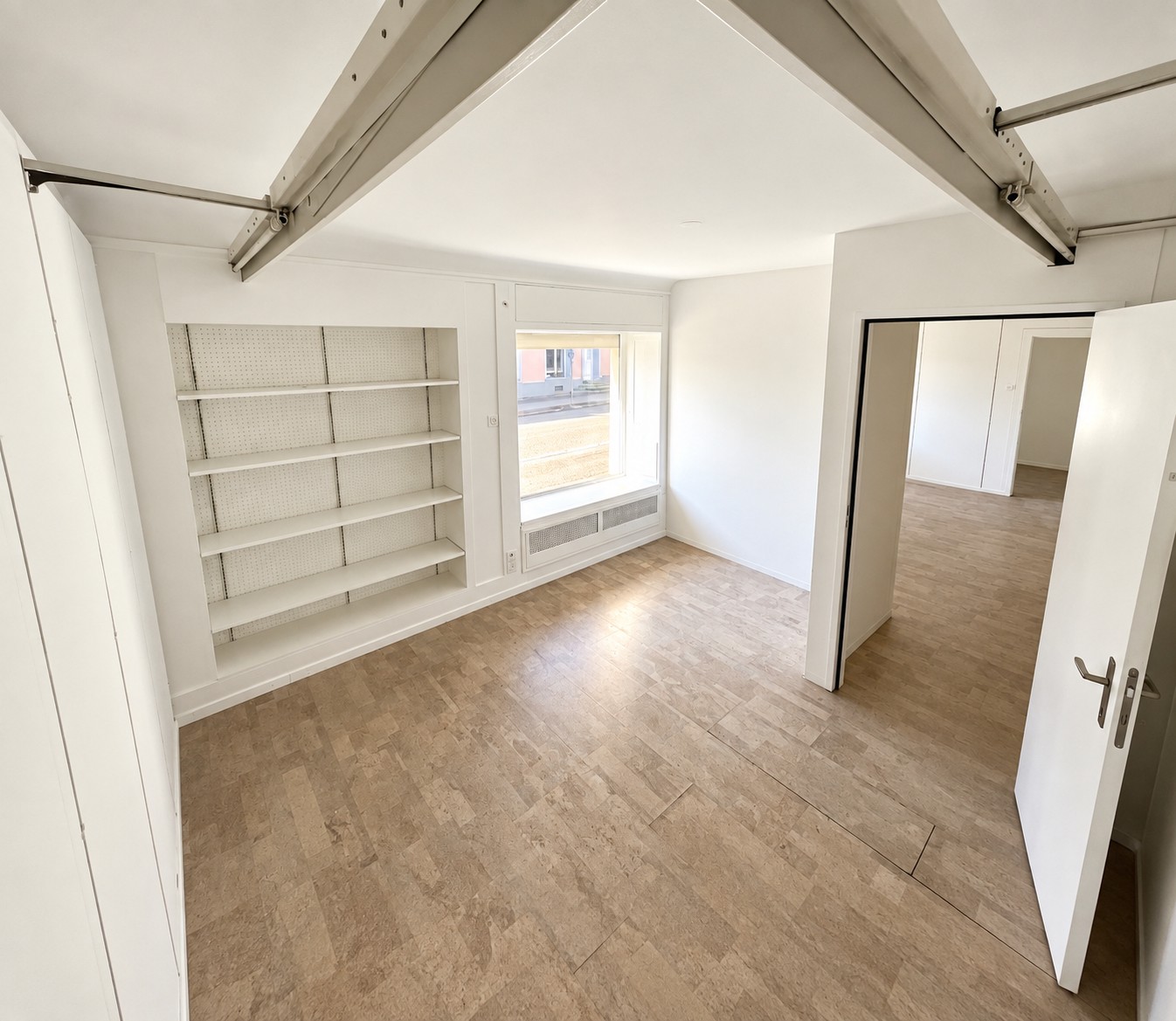 100m² commercial