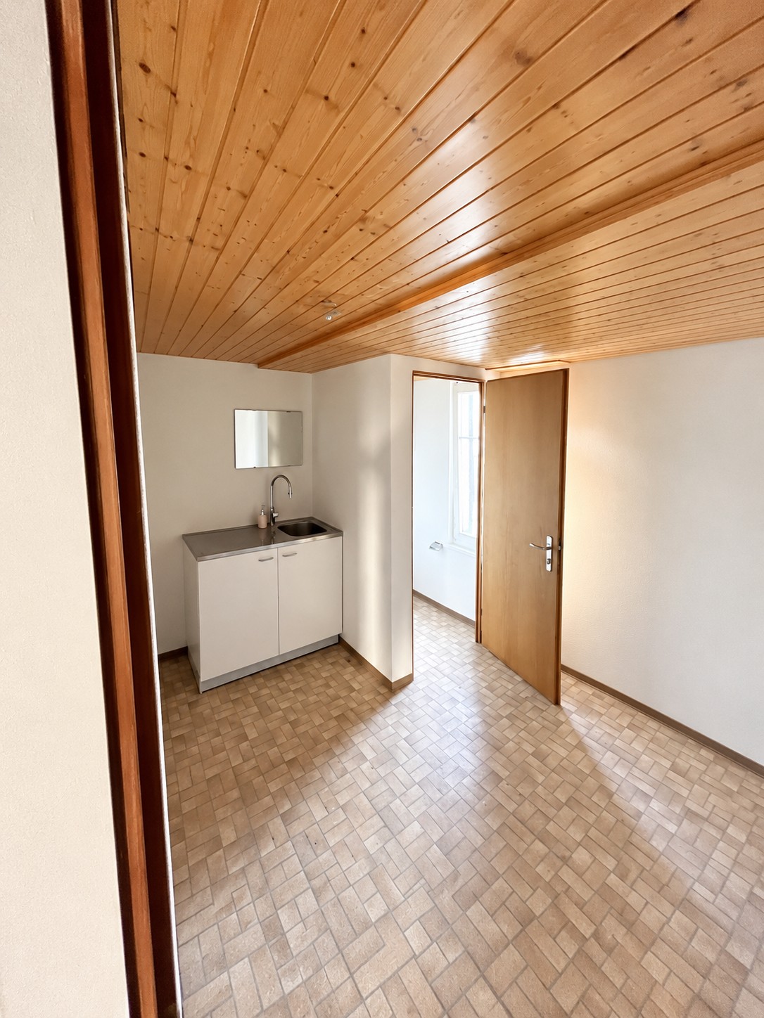 100m² commercial