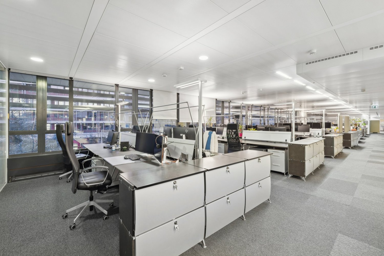 1250m² office, Foto 1 von 10