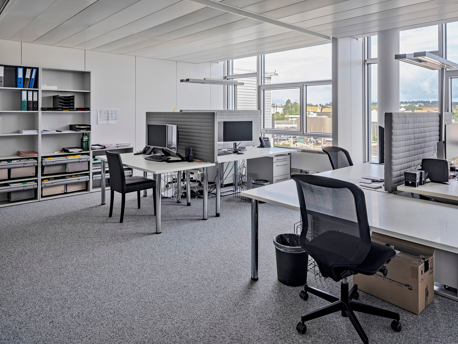 466m² office