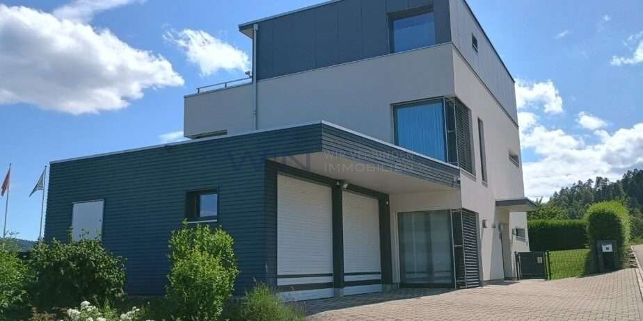 8 rooms single house
