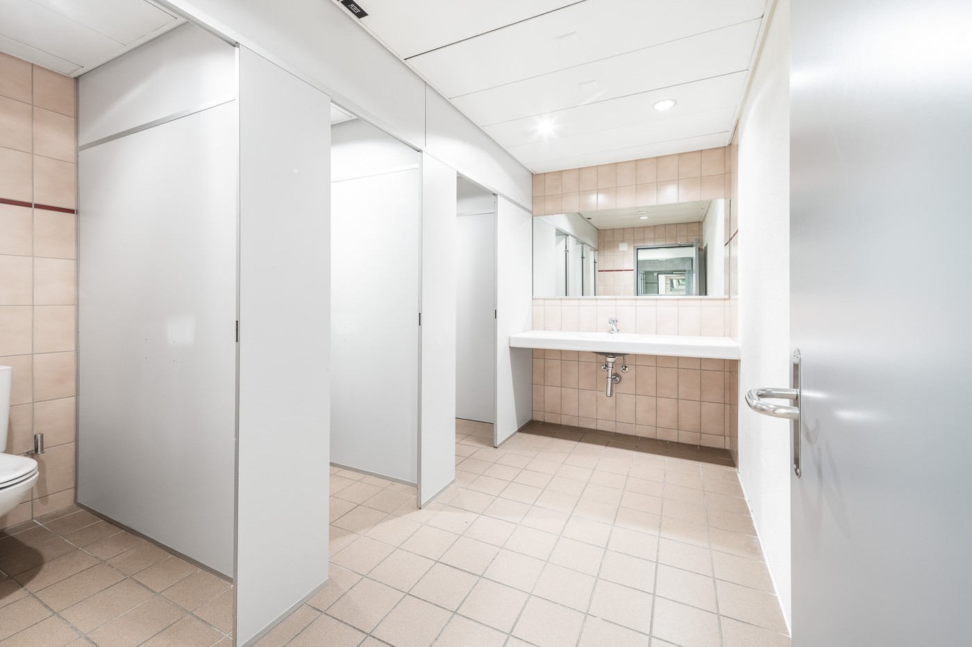 87m² office