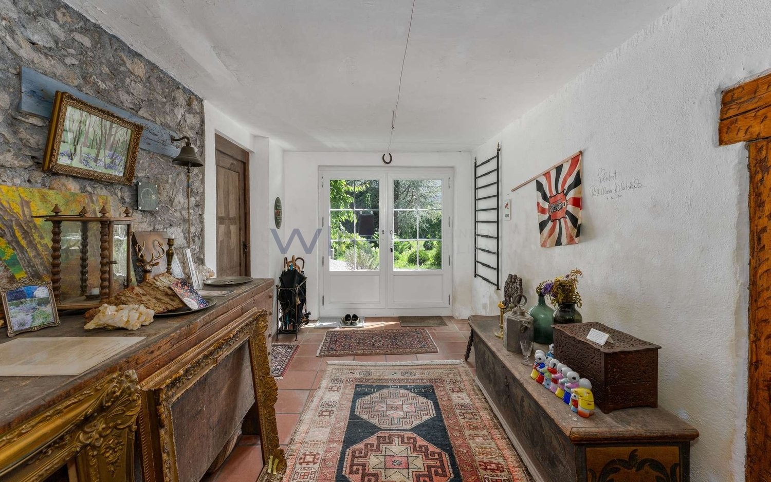 Casa singola con 19 stanze, foto 2 di 8