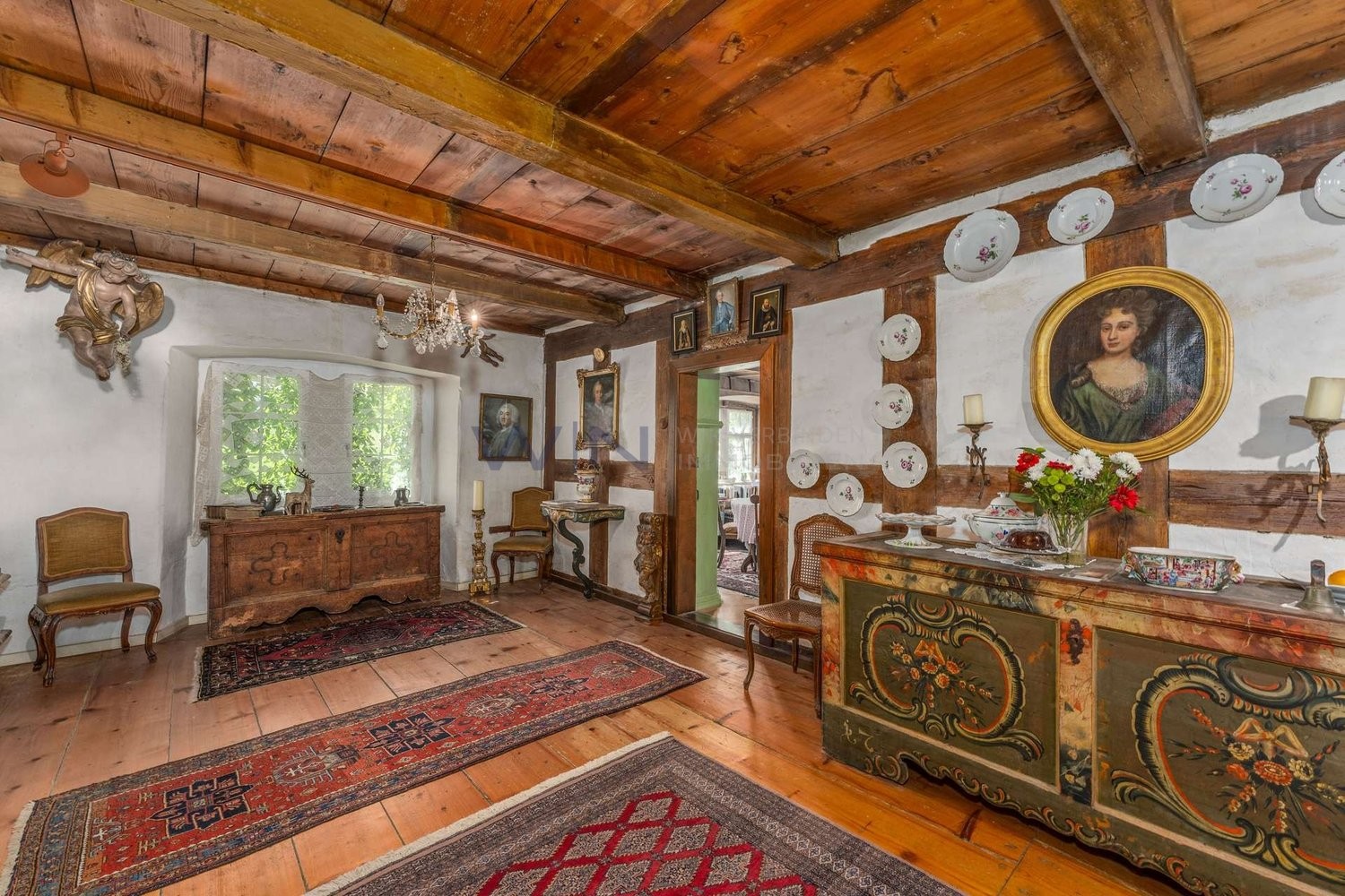 Casa singola con 19 stanze, foto 4 di 8
