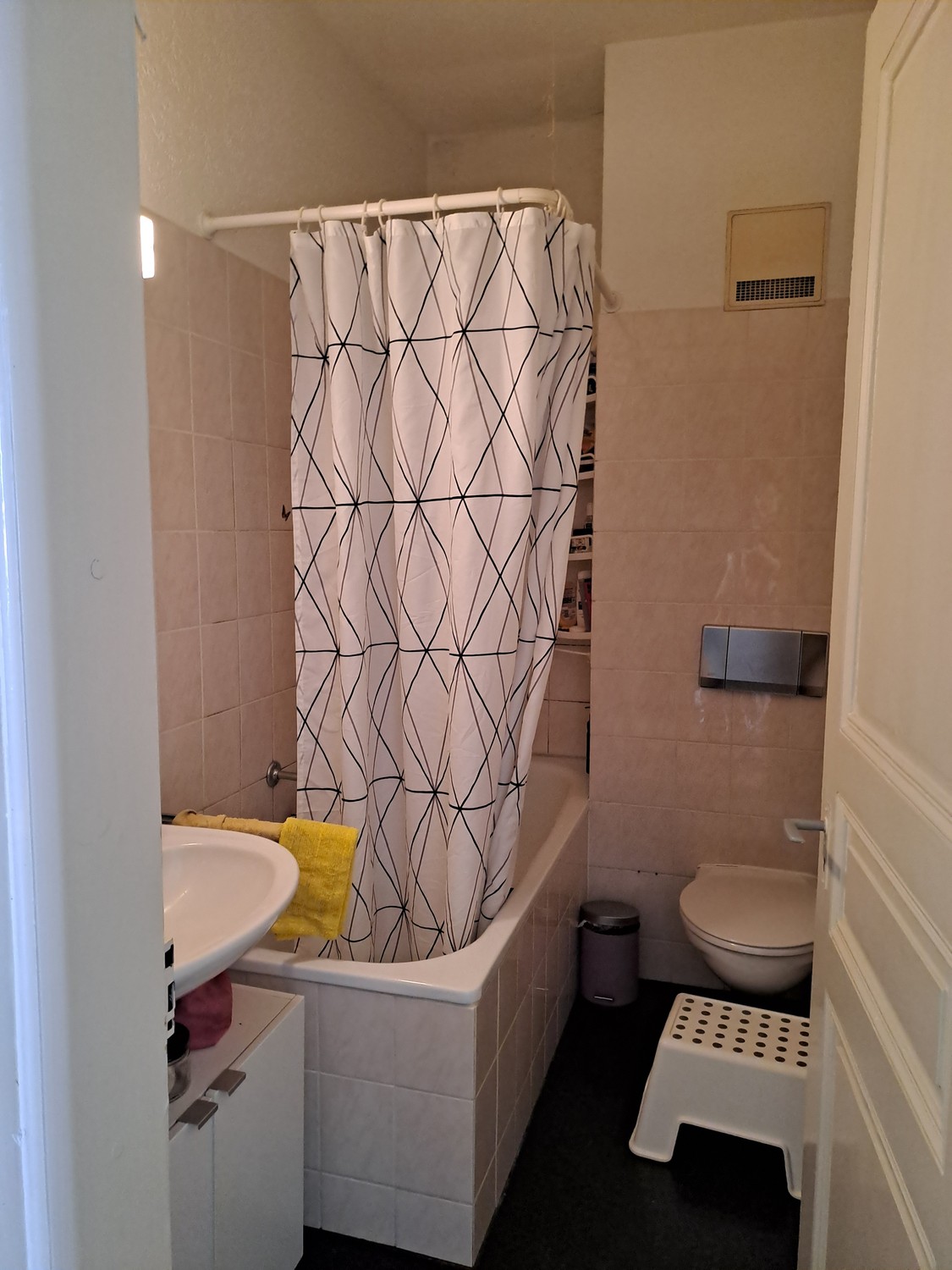 Chambre dans un appartement partagé