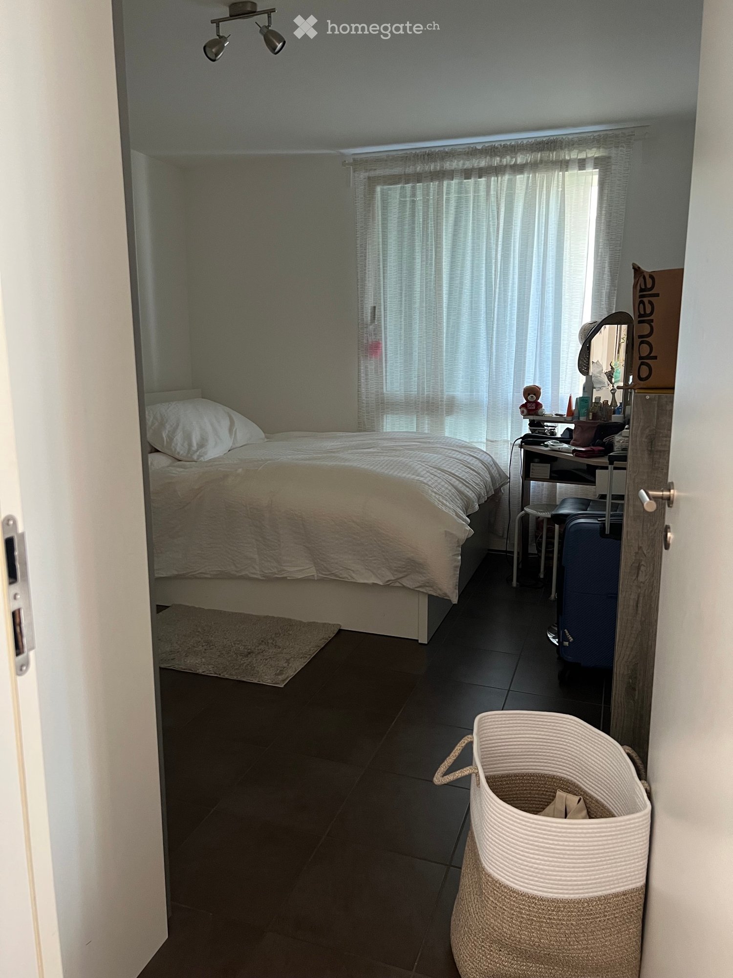 1 room single room