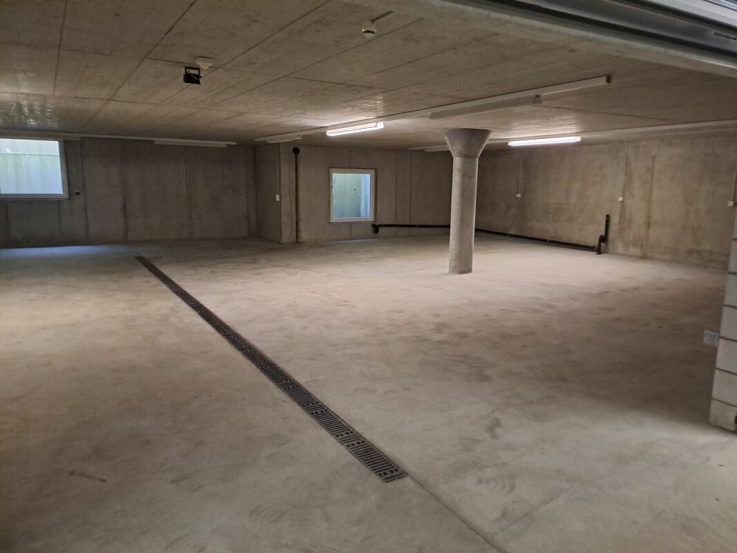 175m² open slot, Foto 1 von 3