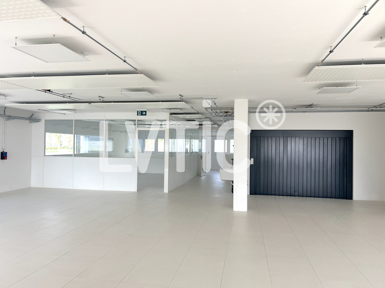 1592m² Industrieobjekt, Foto 3 von 10