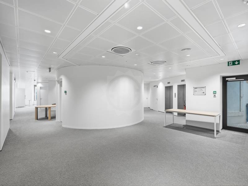 330m² Büro, Foto 2 von 10