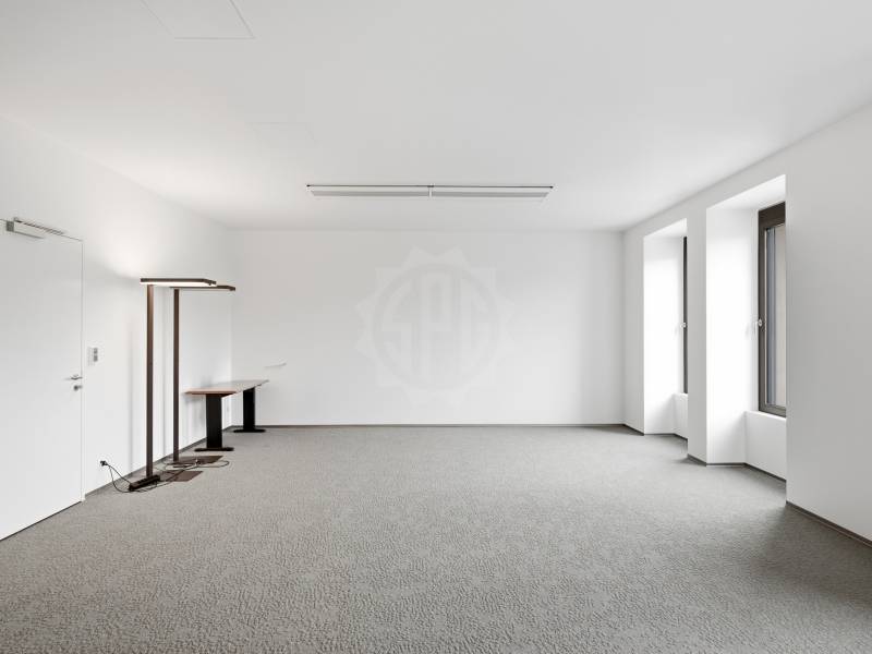 330m² Büro, Foto 7 von 10