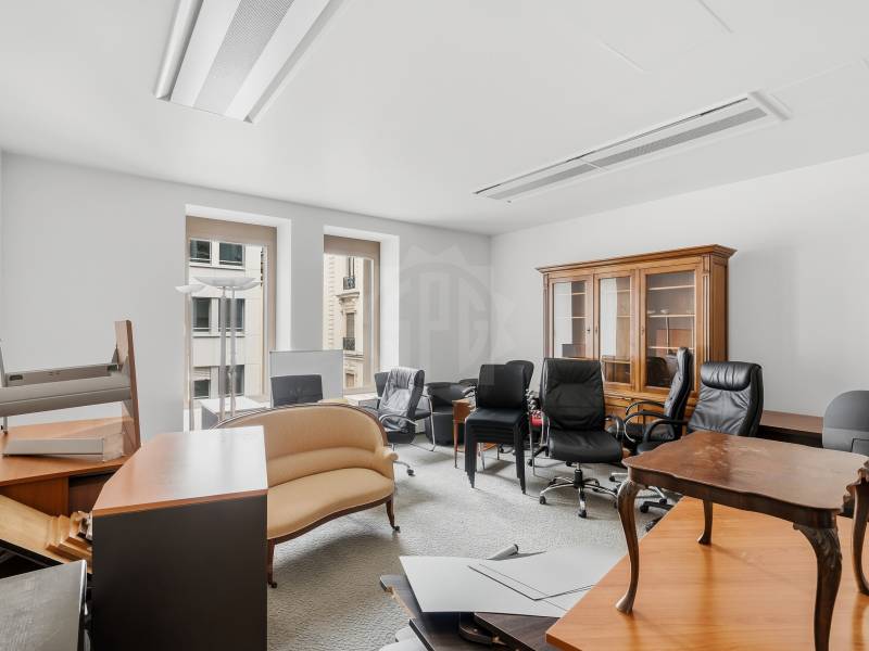 330m² Büro, Foto 3 von 10