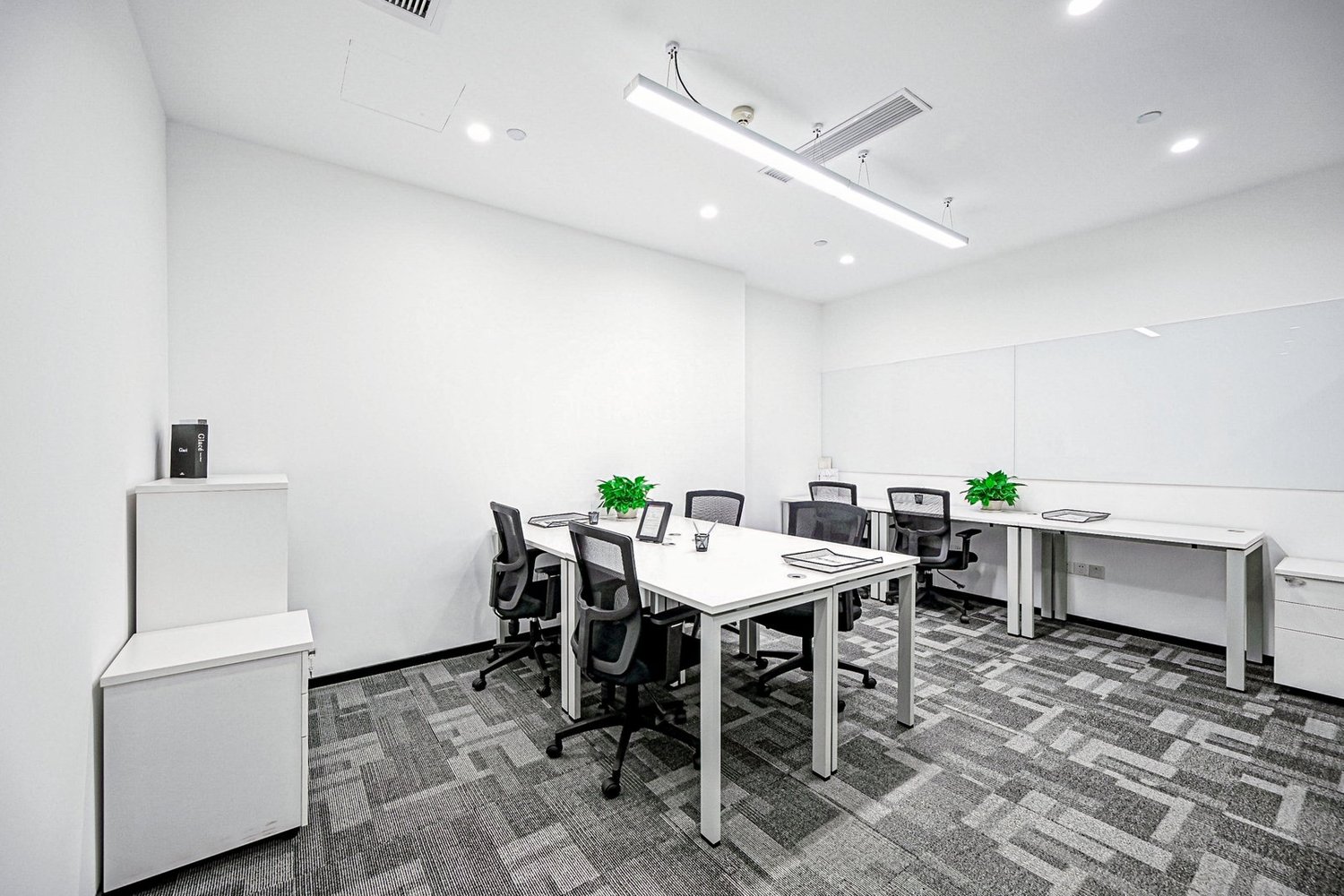 220m² office