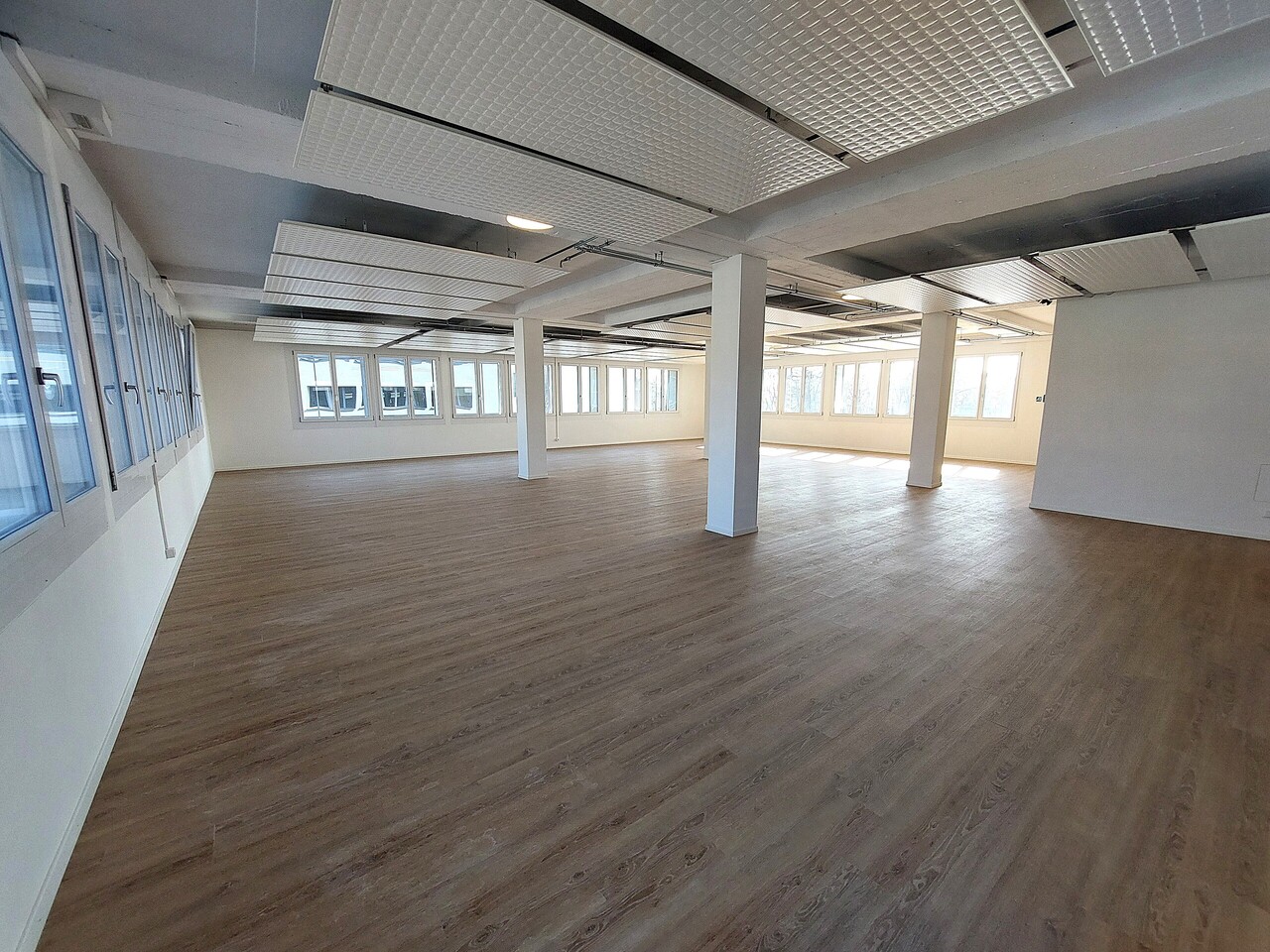 214m² Büro, Foto 4 von 5