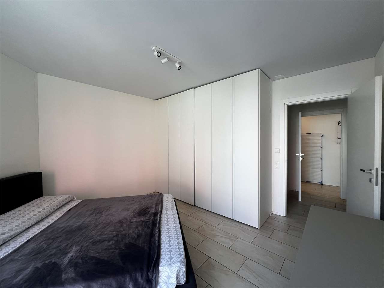 2 ½ Zimmer möblierte Wohnung, Foto 8 von 8
