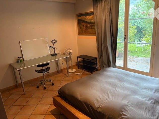 1 room single room
