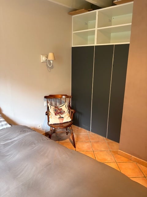 1 room single room