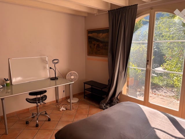 1 room single room