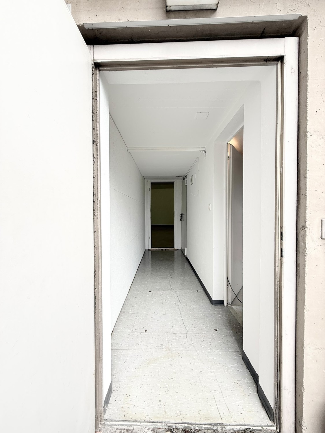 92m² commercial