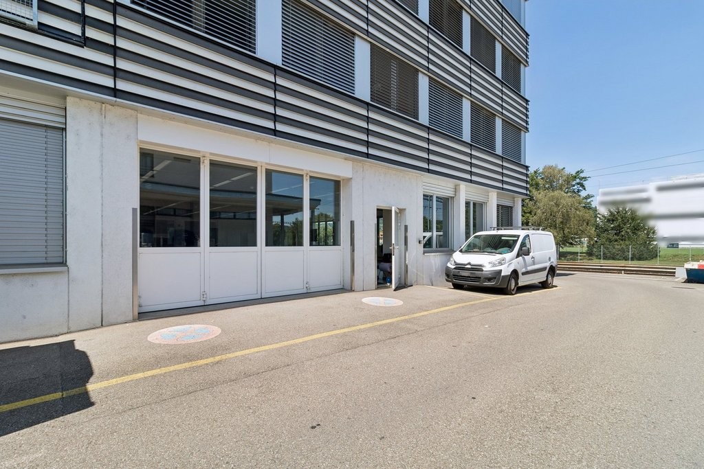 235m² commercial